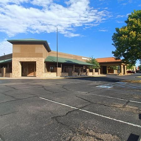 Clarion Inn & Suites, Roswell Exterior foto