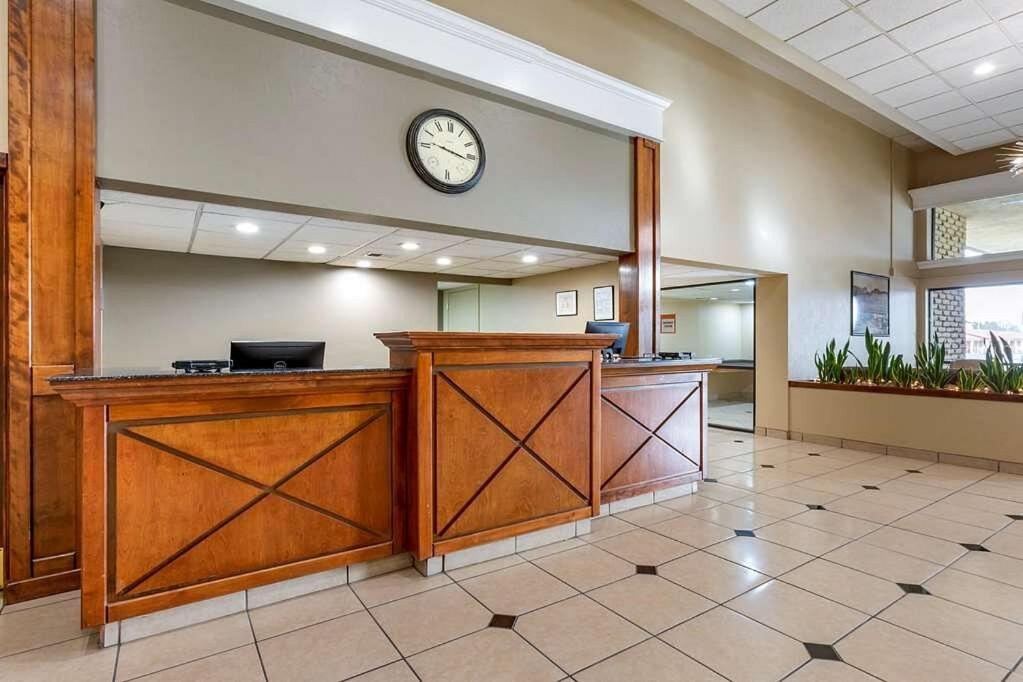 Clarion Inn & Suites, Roswell Exterior foto