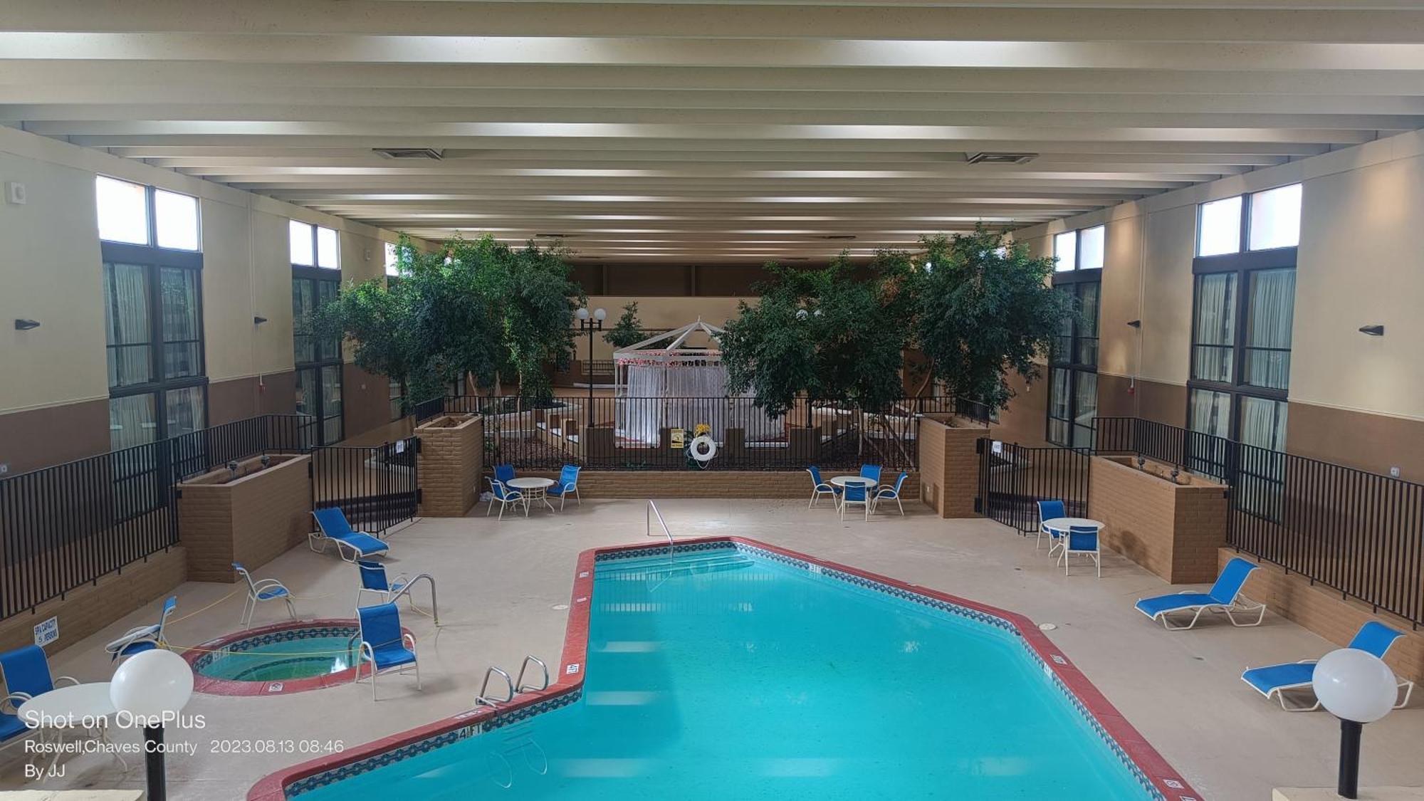 Clarion Inn & Suites, Roswell Exterior foto