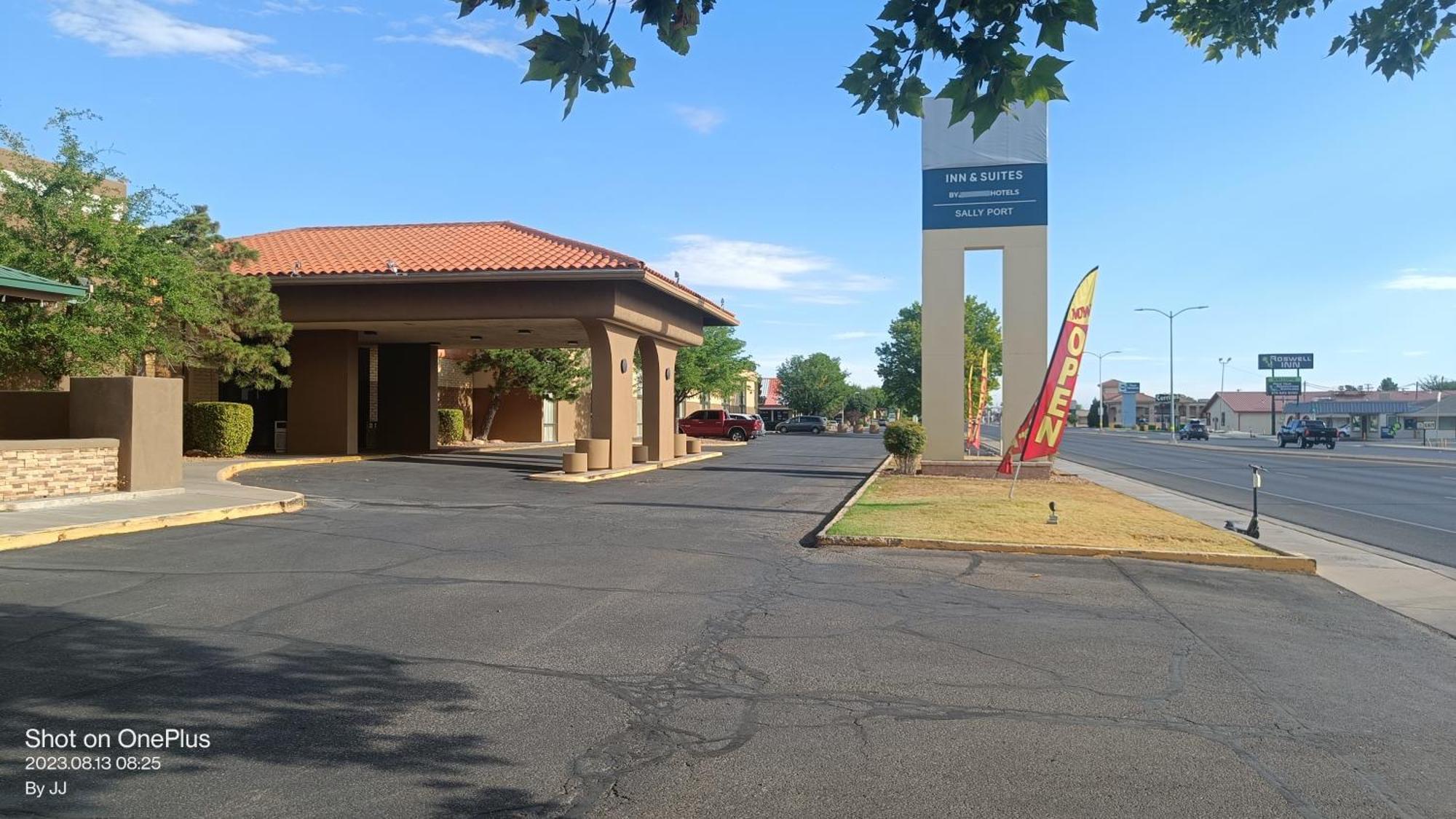 Clarion Inn & Suites, Roswell Exterior foto